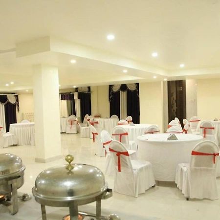 The Grand Orion Hotel Chinhat Ngoại thất bức ảnh