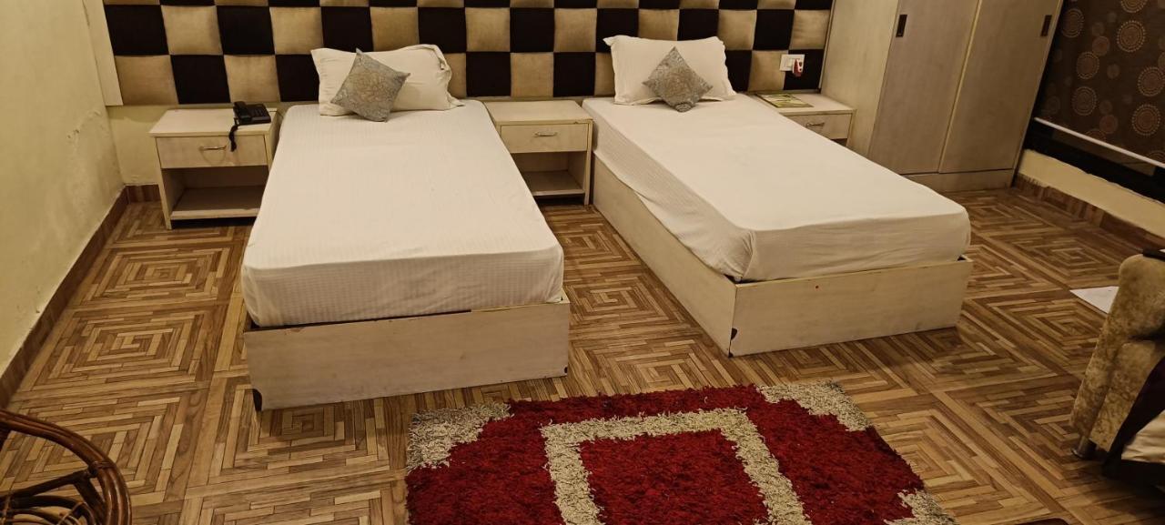 The Grand Orion Hotel Chinhat Ngoại thất bức ảnh