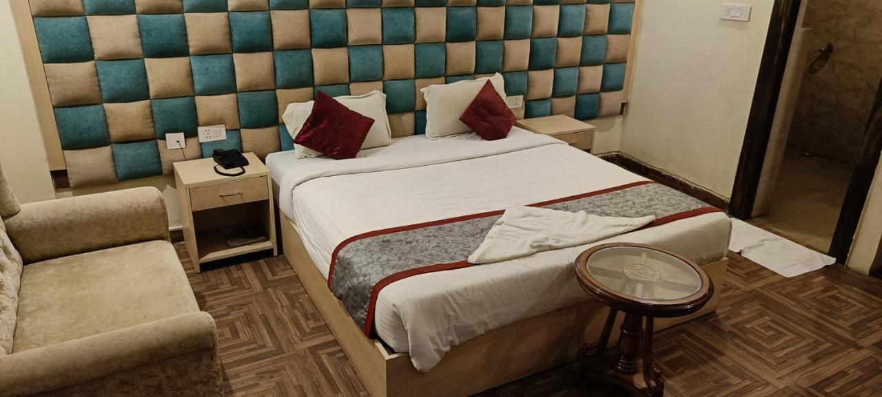 The Grand Orion Hotel Chinhat Ngoại thất bức ảnh