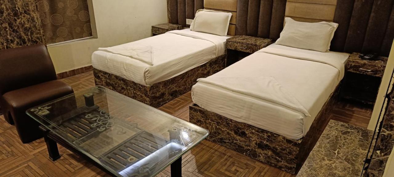 The Grand Orion Hotel Chinhat Ngoại thất bức ảnh