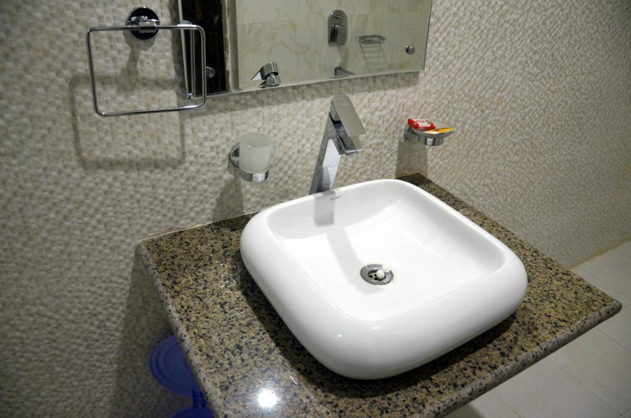 The Grand Orion Hotel Chinhat Ngoại thất bức ảnh